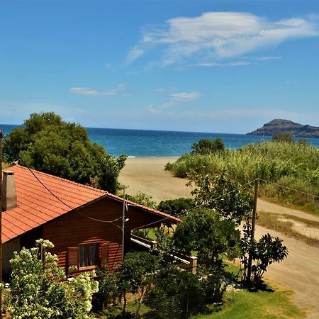 Wooden Beach House Villa Gerani  Exteriör bild