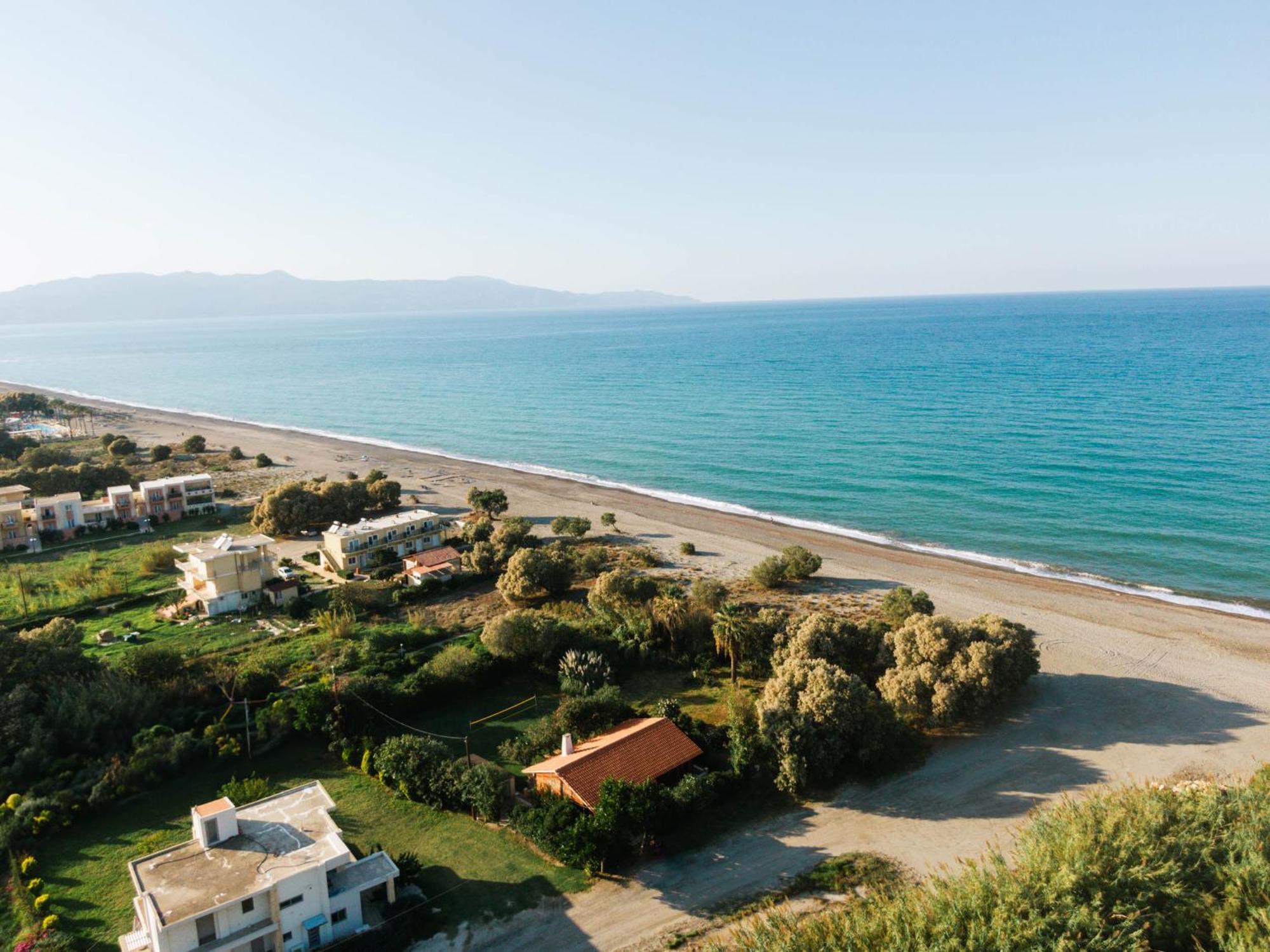 Wooden Beach House Villa Gerani  Exteriör bild